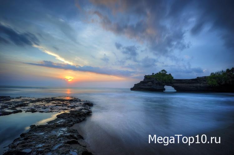Самые красивые морские природные арки - Бату Болонг, Индонезия