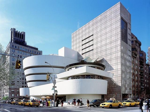 Самые известные сооружения - Музей Соломона Гуггенхайма (Нью-Йорк)